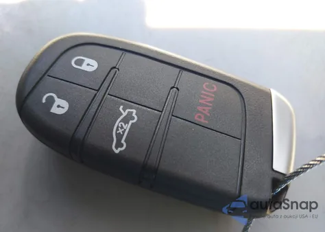 2019 Chrysler 300 Limited из США, поврежденный, VIN 2C3CCAEG7KH609766